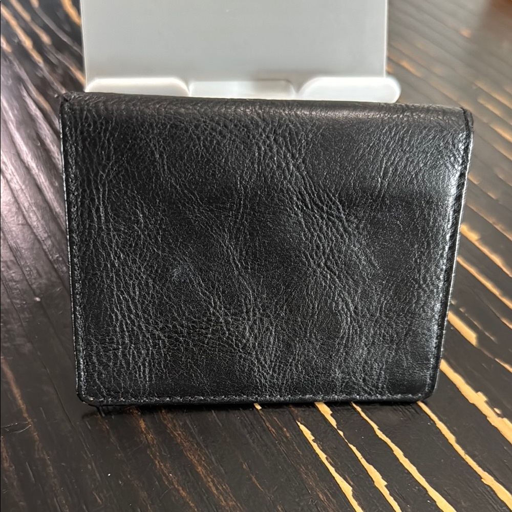 Wilson’s leather Men’s Black Leather ID Wallet Cardholder 4 Slots/Pockets